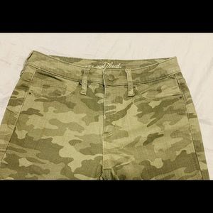👖 Camo skinny jeans 👖